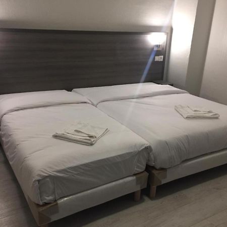 Pax Hotel Paris Exteriör bild