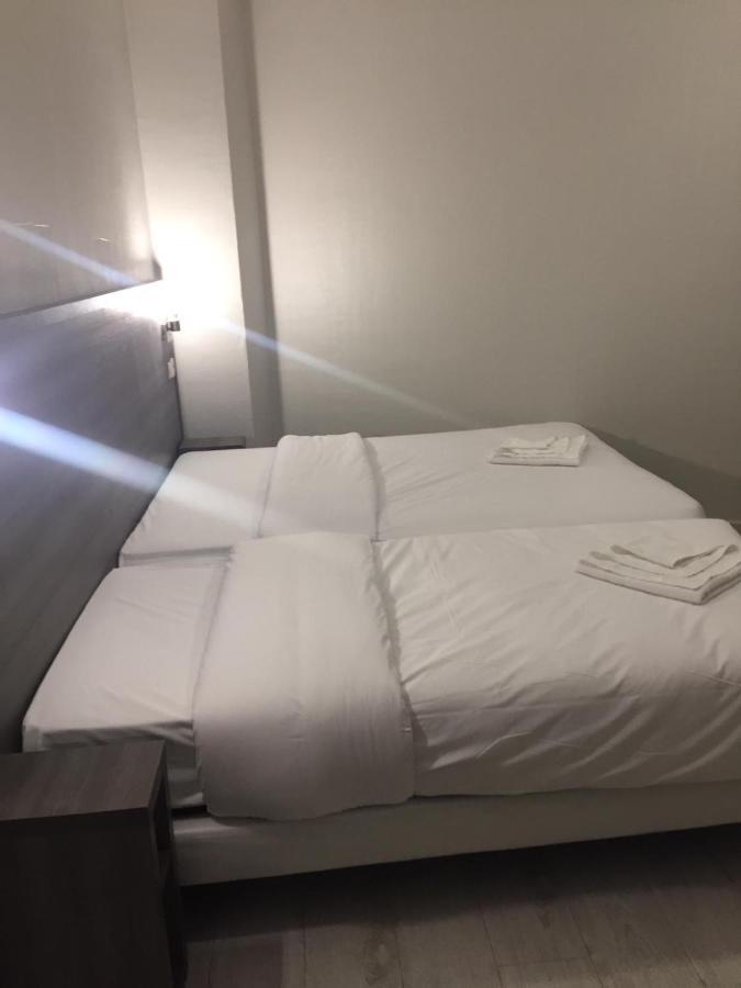 Pax Hotel Paris Exteriör bild